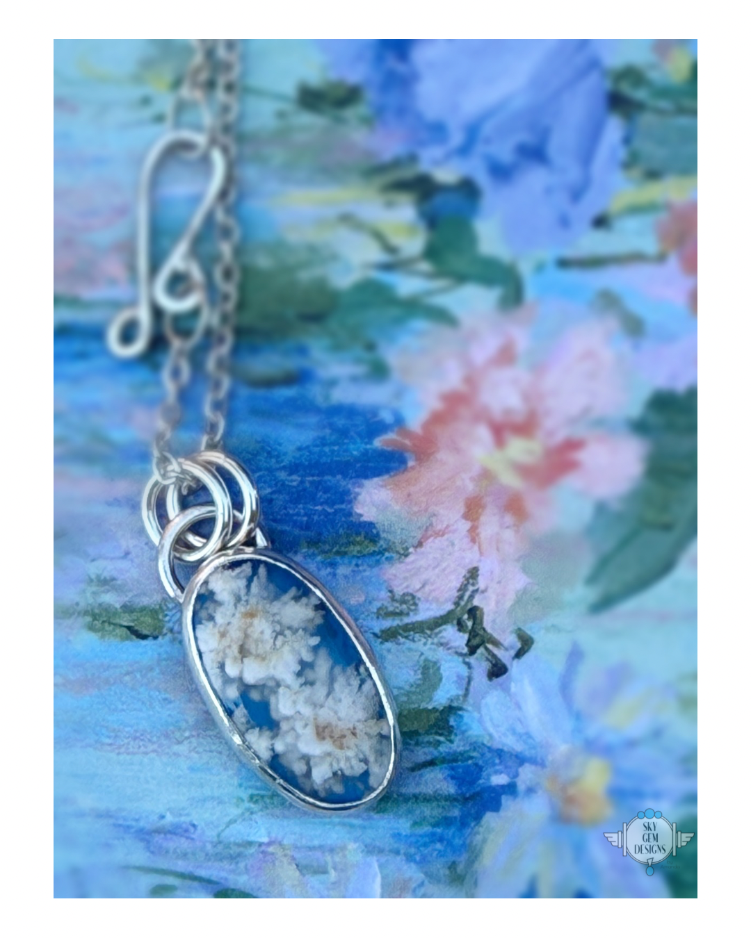 SKYSTONE DAISY PENDANT NECKLACE