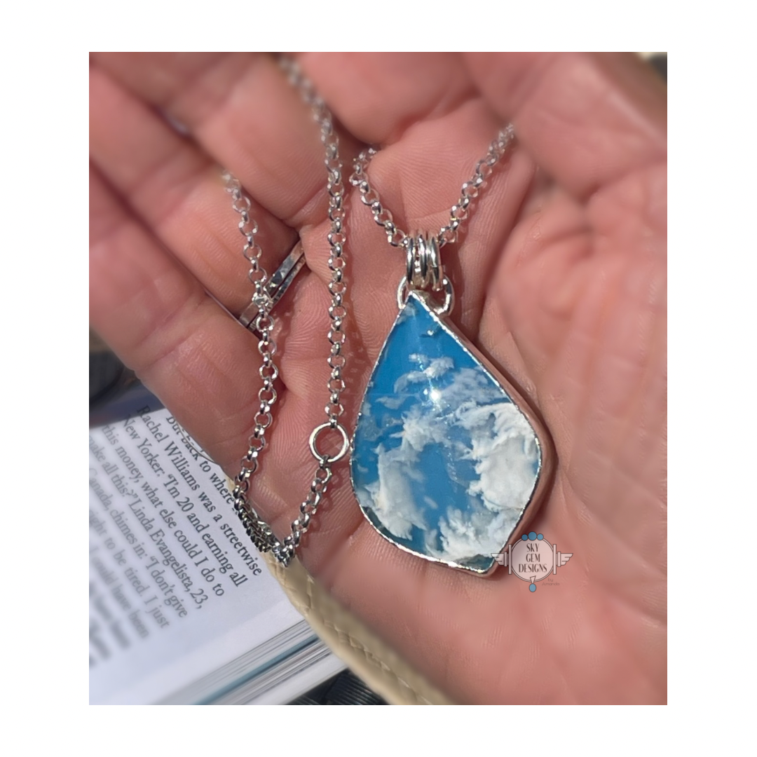 SKYSTONE LARGE WAVE PENDANT NECKLACE