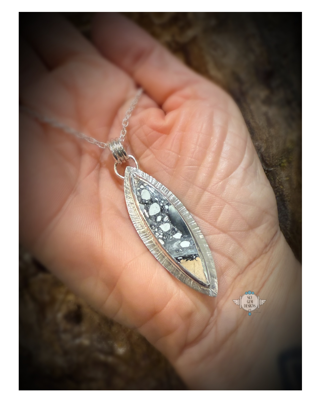 MARIPOSA MONARCA MARQUIS PENDANT NECKLACE