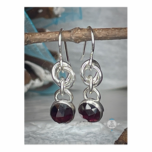 ENDLESS CIRCLE GARNET ROUND EARRINGS