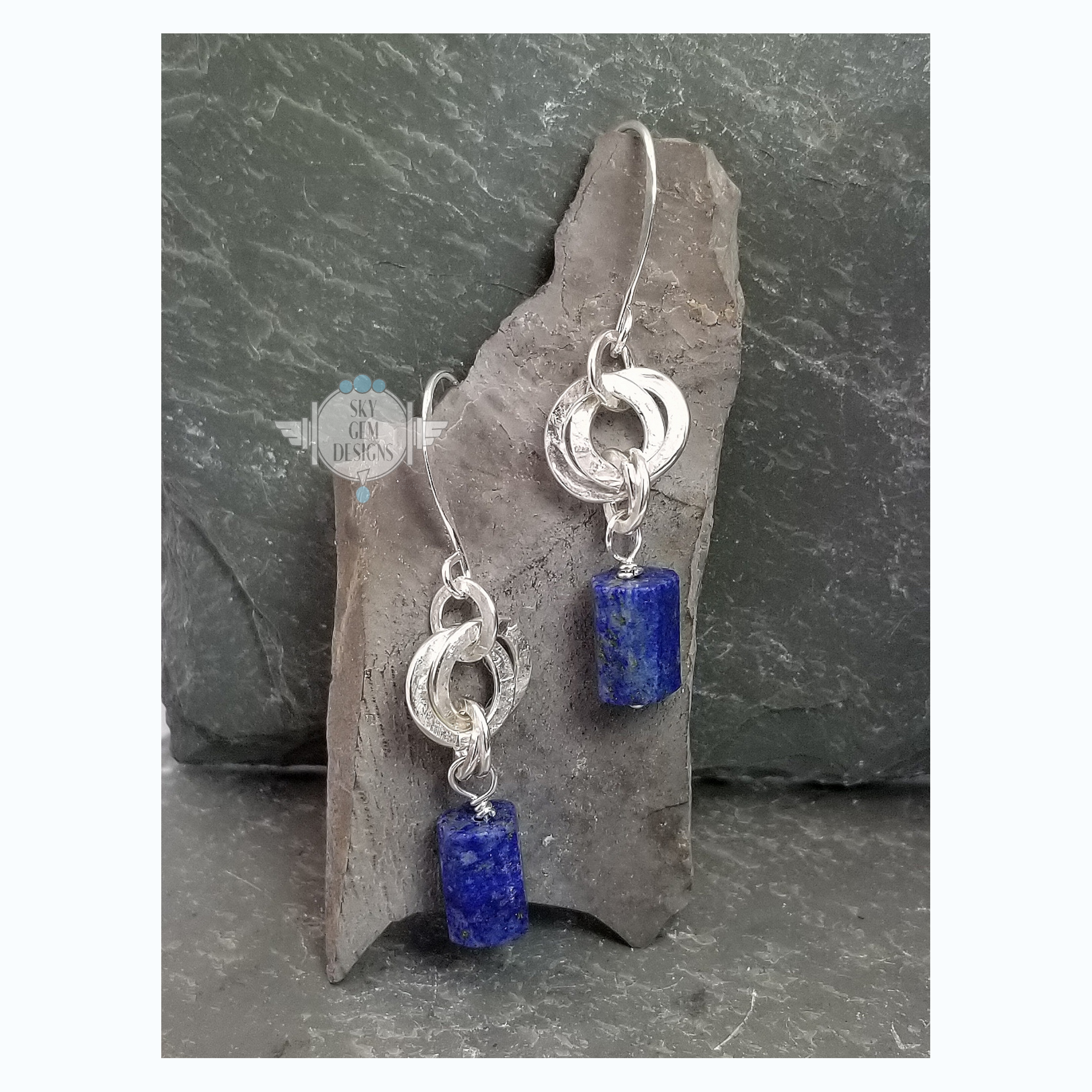 ENDLESS CIRCLE HAMMERED RINGS EARRINGS WITH LAPIS LAZULI