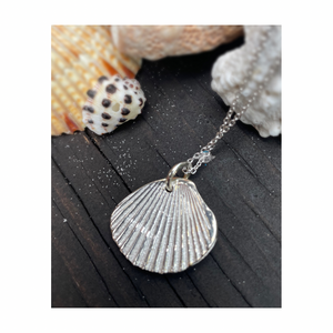 MEDIUM SEASHELL PENDANT NECKLACE