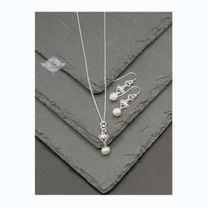 ART DECO CHIC SCROLL NECKLACE WITH FRESHWATER PEARL
