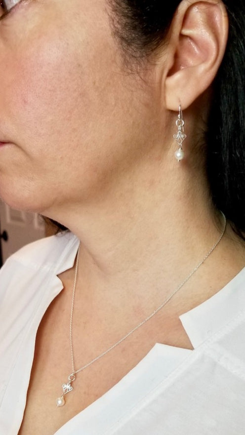 ART DECO CHIC SCROLL EARRINGS WITH FRESHWATER PEARL